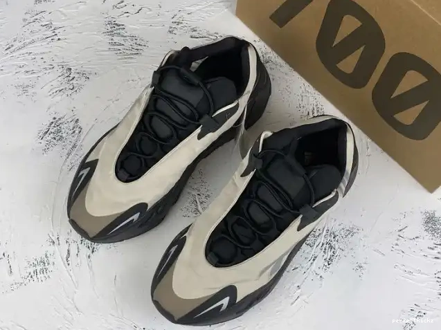 Boost Yeezy FY3729 MNVN Adidas 700 Bone 0514
